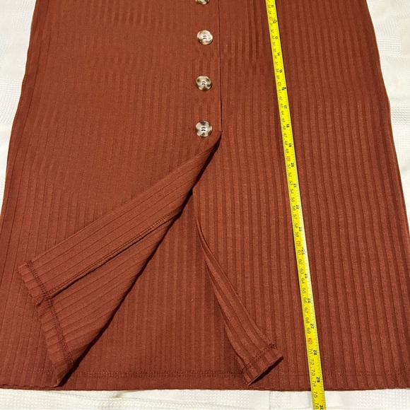 Anko pencil skirt. Polyester knit. Elastic waist. - Picture 4 of 6